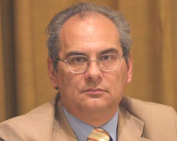 Νομιμοποίηση των ημιυπαίθριων χώρων με εφάπαξ πολεοδομικό πρόστιμο ζητά η ΠΟΜΙΔΑ