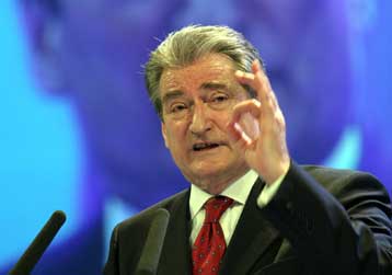 Πρώτη δημοσκόπηση στην Αλβανία εν όψει των βουλευτικών εκλογών