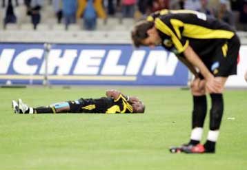 Λόγια ενθάρρυνσης διοίκησης και τεχνικής ηγεσίας στους παίκτες της ΑΕΚ