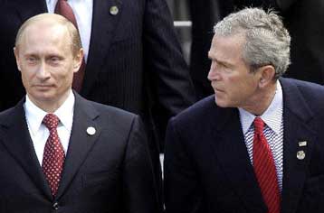 Θετικά διακείμενος για τα εθνικά θέματα της Ελλάδας ο Μπους σε συνομιλία με Παπούλια