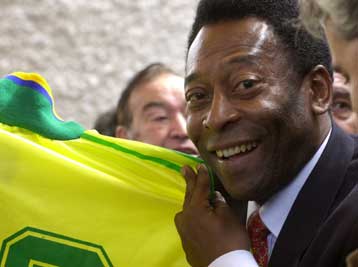 Μετά τον Μαραντόνα, και ο Πελέ στο «Καραϊσκάκη»