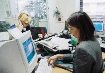 Απεργία κήρυξαν στις 12 και 13 Μαΐου οι υπάλληλοι των νομαρχιακών αυτοδιοικήσεων