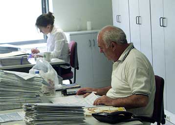 Έντονη αντίδραση της ΑΔΕΔΥ σε εγκύκλιο του υπουργείου Εσωτερικών για τις μετατάξεις