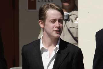 Διέψευσε ο Μακόλεϊ Κάλκιν τα περί παρενόχλησής του από τον Μάικλ Τζάκσον