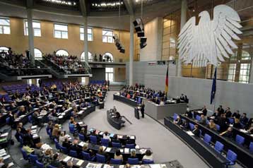 Συντριπτικό «ναι» στο Ευρωπαϊκό Σύνταγμα από τη γερμανική Κάτω Βουλή