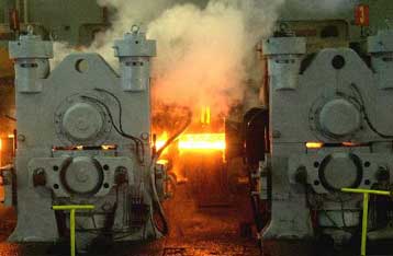 «Βουτιά» 5,5% στη βιομηχανική παραγωγή τον Μάρτιο