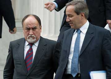 Σαφάρι του υπουργείου Οικονομικών στην αγορά για την αύξηση των εσόδων