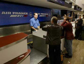 Οι αμερικανικές αρχές απαγόρευσαν σε γαλλικό αεροσκάφος να προσγειωθεί στη Βοστόνη