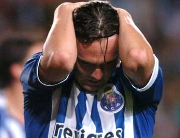 Η Ντιναμό Μόσχας απέκτησε τους Μανίς, Κοστίνια από την Πόρτο