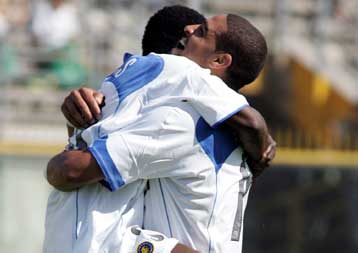 Υπόθεση ενός λεπτού το 1-1 της Κάλιαρι με την Ίντερ στον πρώτο ημιτελικό