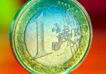 Στα 1,40 δολάρια το ευρώ μέχρι τα τέλη του 2005, εκτιμά η Εθνική Τράπεζα