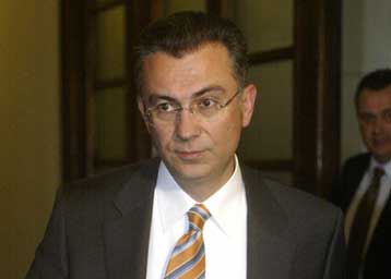 Να παύσει η ισχύς και του προηγούμενου νόμου για το «βασικό μέτοχο» ζητά η Κομισιόν