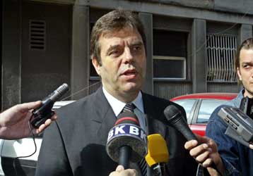 Πρόταση Κοστούνιτσα για συνάντηση κορυφής Σερβίας-Κοσόβου το Μάιο