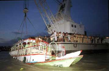 Φόβοι για δεκάδες νεκρούς από τη βύθιση πλοίου στο Μπανγκλαντές