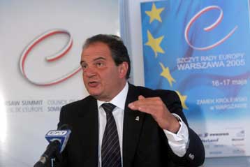 Στο σεβασμό του κράτους δικαίου αναφέρθηκε ο Κ.Καραμανλής στο Συμβούλιο της Ευρώπης