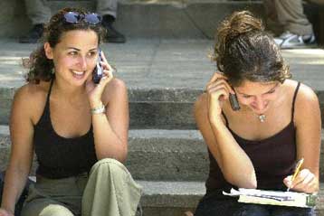 Διαμάχη OTE – Vodafone για τις χρεώσεις σταθερής και κινητής τηλεφωνίας