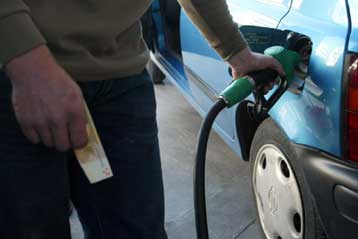 Κατά 2,7% μειώθηκε η τιμή της αμόλυβδης από τις αρχές Μαΐου