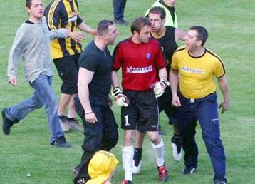 Ένσταση για αντικανονική διακοπή του αγώνα κατέθεσε ο Αρης-Δυσφορία για Χατζάρα