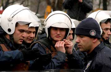 Έξι Τούρκοι στρατιώτες σκοτώθηκαν σε βίαια επεισόδια στη νοτιοανατολική Τουρκία