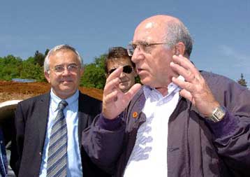 Έργα 13 δισ. ευρώ έως την άνοιξη του 2006 υπόσχεται το ΥΠΕΧΩΔΕ