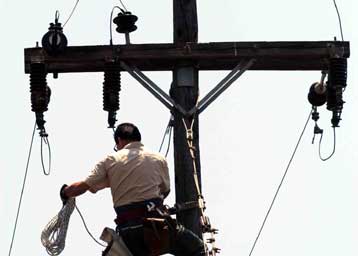 Δύο εκρήξεις σε υποσταθμό της ΔΕΗ στο κέντρο της Αθήνας