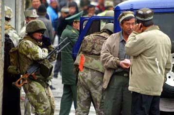 Τα ουζμπεκικά στρατεύματα επανέκτησαν τον έλεγχο συνοριακής πόλης εξεγερθέντων