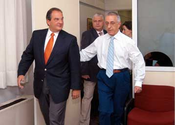 Επέκταση του συστήματος εφημεριών στη Θεσσαλονίκη προανήγγειλε Κ.Καραμανλής