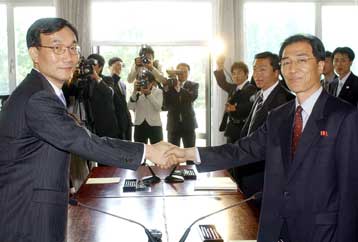 Χωρίς αναφορές στο πυρηνικό πρόγραμμα οι συνομιλίες Βορείου και Νοτίου Κορέας