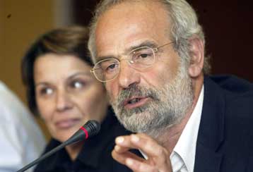 Ανεργία και εξωτερική πολιτική στην αιχμή της κριτικής Αλαβάνου προς την κυβέρνηση