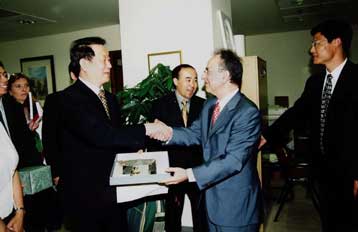 Βήμα προς βήμα προσέγγιση Ελλάδας-Κίνας στους τομείς έρευνας και τεχνολογίας