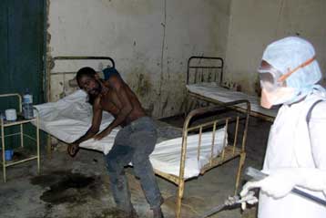 Πόλεις του Κονγκό σε καραντίνα λόγω επιδημίας έμπολα