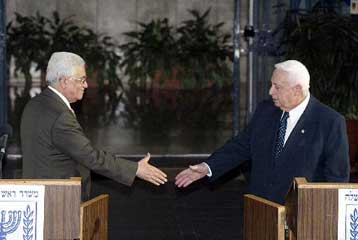 Ο Αριέλ Σαρόν διαψεύδει ανακοίνωση Αμπάς για διμερή συνάντηση την 7η Ιουνίου