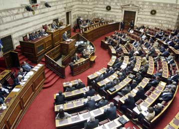 Στη Βουλή η τροπολογία για την αναστολή ισχύος του νόμου για το «βασικό μέτοχο»