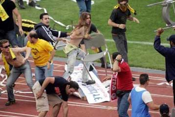 Έπεισόδια εντός-εκτός σταδίου πριν τον τελικό, περιπέτεια για την αποστολή του Αρη