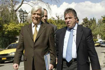 Δεκάδες χιλιάδες προσλήψεις στο Δημόσιο αποκάλυψε ο Θ.Χούπης λίγο πριν αποπεμφθεί