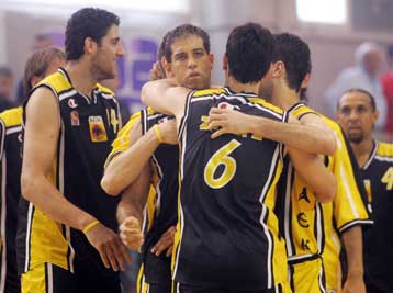 H AEK «έσπασε» την έδρα του Αμαρουσίου-Eύκολα ο Παναθηναϊκός