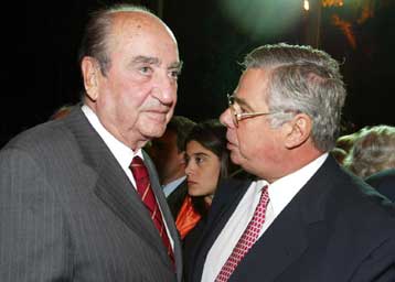 Τρεις υπουργοί και περισσότεροι υφυπουργοί πρέπει να αλλάξουν, εκτιμά ο Μ.Έβερτ