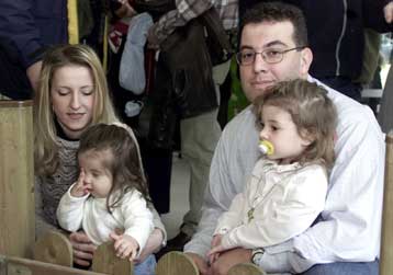 Σε εξέλιξη η κατάθεση των δικαιολογητικών χορήγησης οικογενειακού επιδόματος