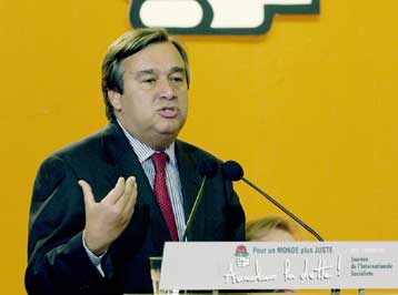 Ο Πορτογάλος Γκουτέρες διορίστηκε νέος ύπατος αρμοστής του ΟΗΕ για τους Πρόσφυγες