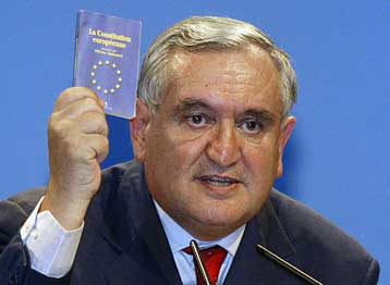 Αποκλείει το ενδεχόμενο δεύτερου δημοψηφίσματος για το Ευρωσύνταγμα ο Ραφαρέν