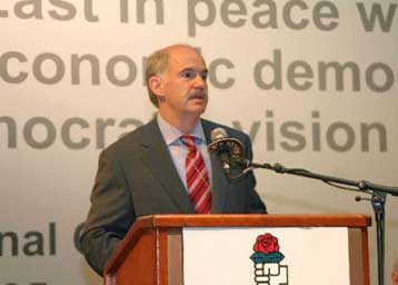 Αντιπρόεδρος της Σοσιαλιστικής Διεθνούς εξελέγη ο Γιώργος Παπανδρέου