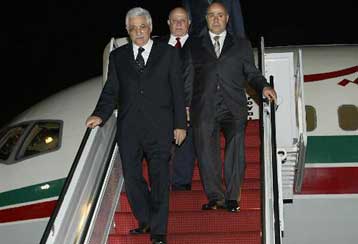 Πρώτη επίσκεψη Αμπάς στο Λευκό Οίκο σε αναζήτηση πολιτικής και οικονομικής στήριξης