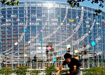 Μοναδική ελπίδα για το Ευρωσύνταγμα η θετική ψήφος των αναποφάσιστων στη Γαλλία