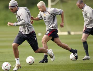 Με αφαίρεση διπλώματος τιμωρήθηκε ο Ρίο Φέρντιναντ για προσπέραση σε… περιπολικό