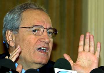 Επαφές με τον Π.Μολυβιάτη και τον Κ.Παπούλια είχε ο Σύρος υπουργός Εξωτερικών