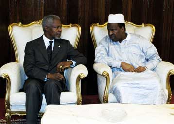 Μάχη με το χρόνο πρέπει να δοθεί για τη διάσωση του Νταρφούρ, προειδοποιεί ο Ανάν