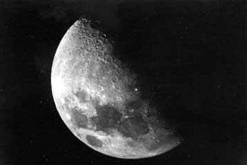 Θεωρία λύνει τα βασικά μυστήρια του Ηλιακού Συστήματος