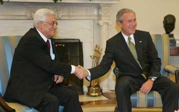 Βοήθεια 50 εκατ. δολαρίων υποσχέθηκε στον Αμπάς ο Αμερικανός πρόεδρος