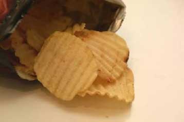 Καθησυχαστικός ο ΕΦΕΤ για γαριδάκια που περιέχουν χρωστική ουσία