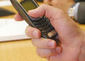 Όχι κινητά τηλέφωνα σε παιδιά κάτω των 14 ετών, τονίζουν οι επιστήμονες